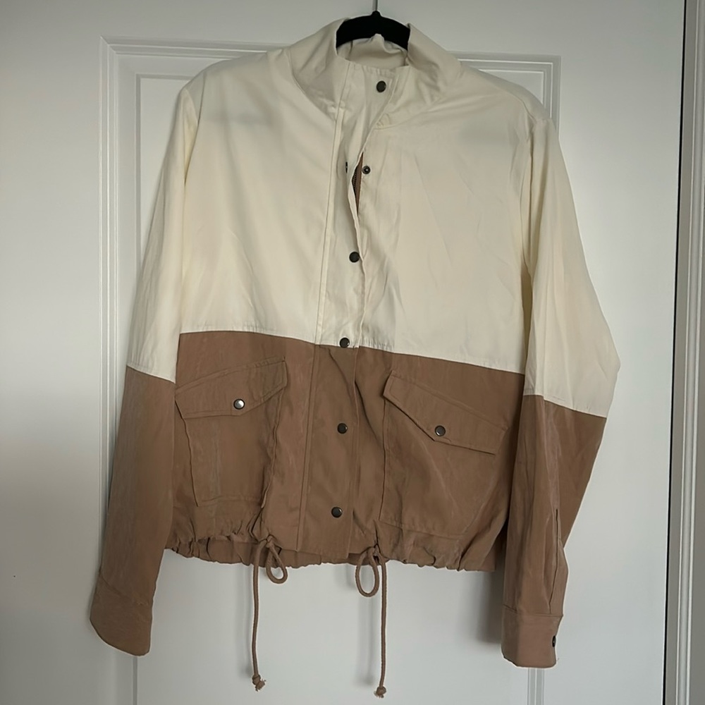 Lightweight zipper jacket